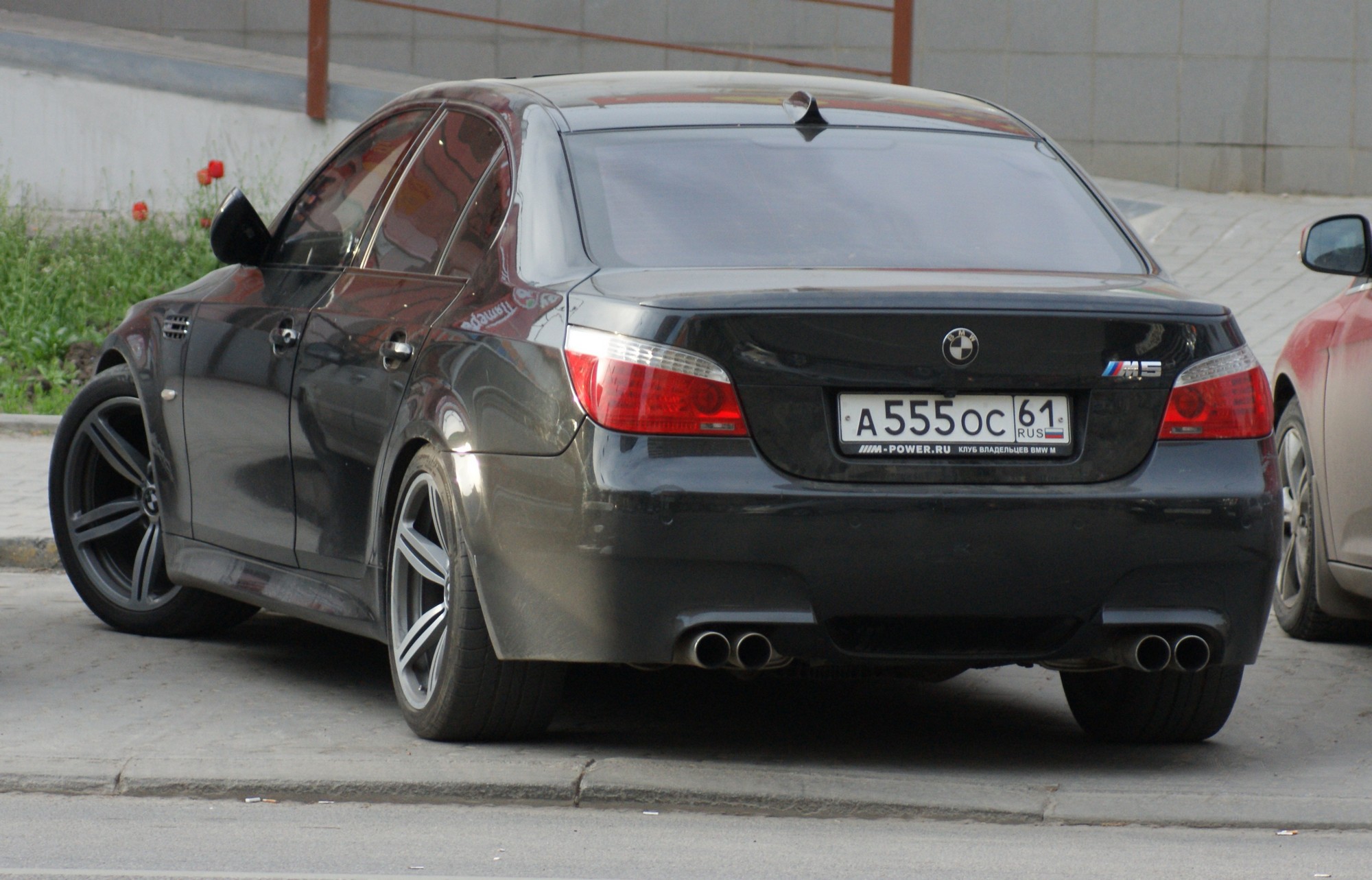 61 регион. БМВ м5 номер 555 ОС 61. БМВ М 5 а555уе 77. BMW M 5 м555мм. BMW m5 555 2021.