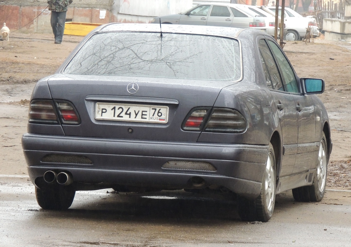 р 124 уе 76, Mercedes-Benz E-Klasse 2nd gen Sedan (W210), 1995­–2002