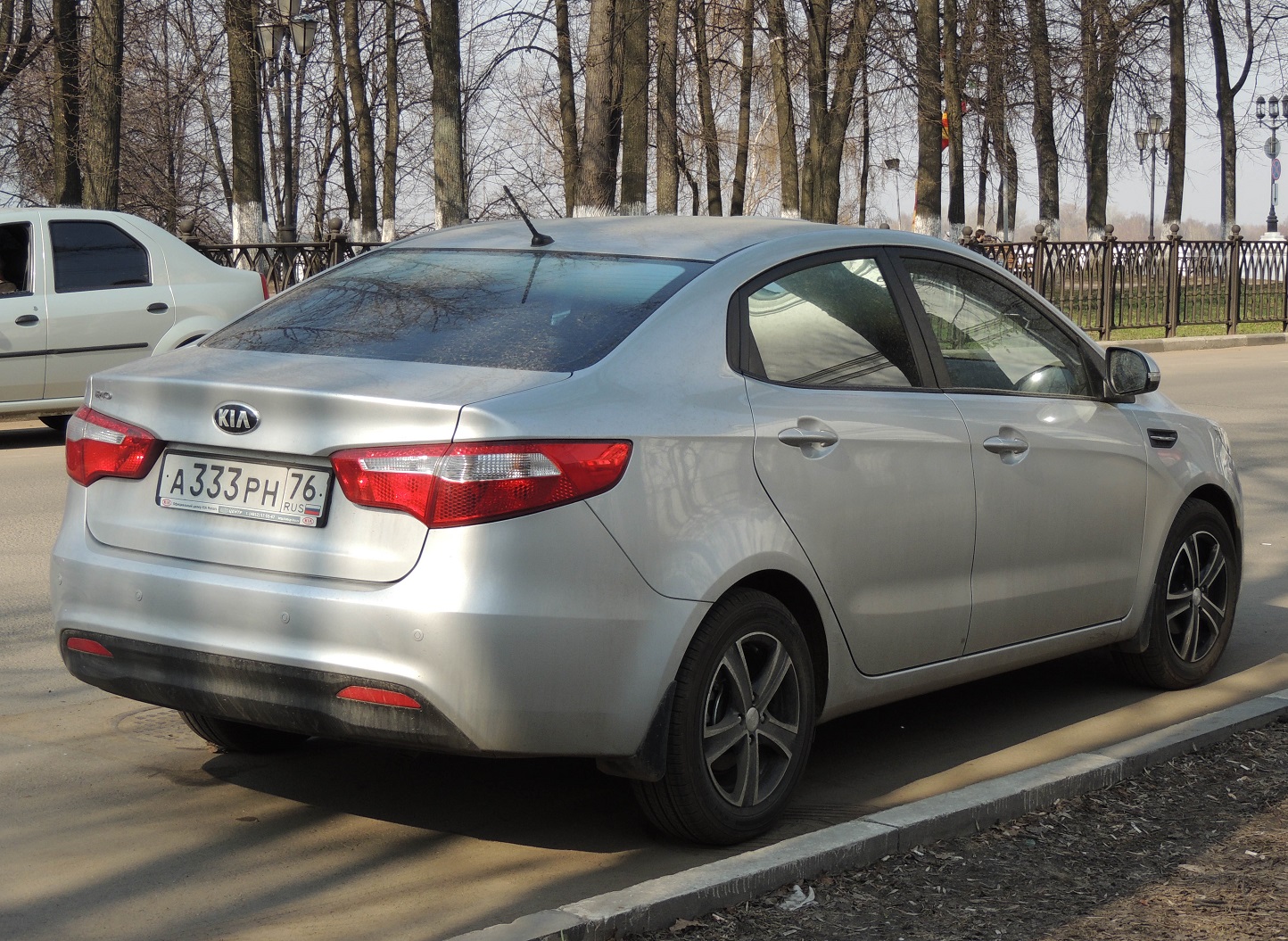 а 333 рн 76, Kia Rio 