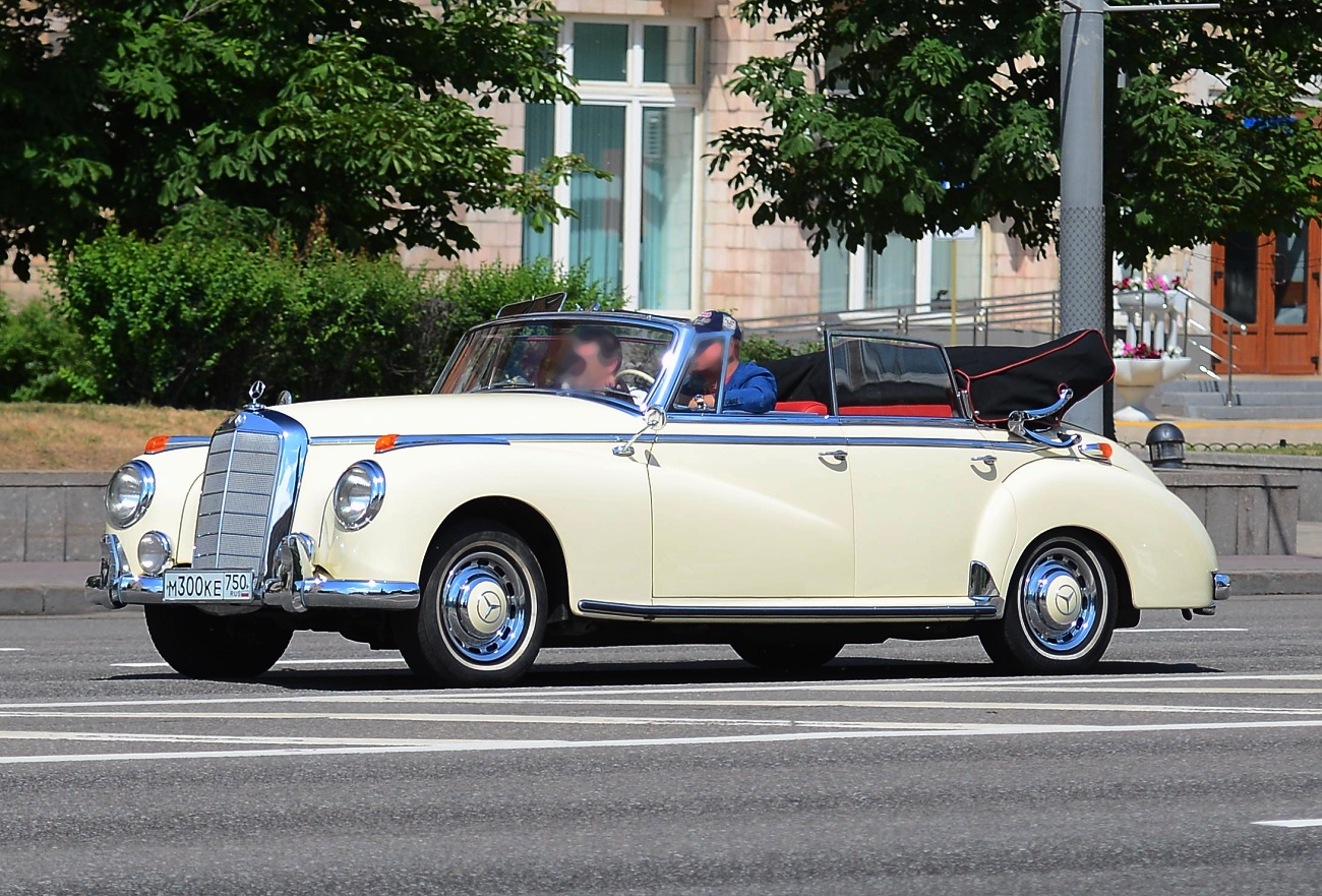 м 300 ке 750, Mercedes-Benz 300 