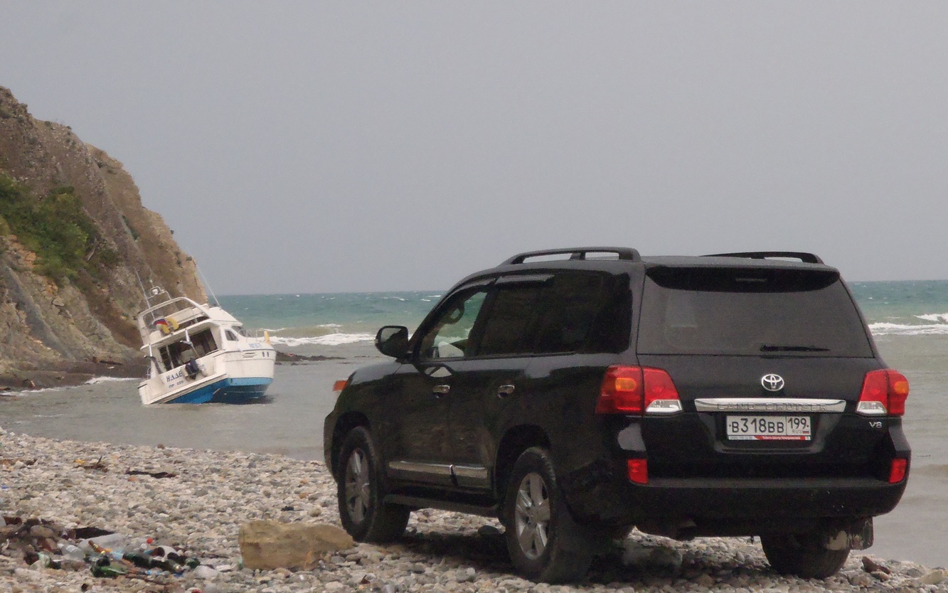 в 318 вв 199, Toyota Land Cruiser 200 (J200), 1st facelift, 2011–2015