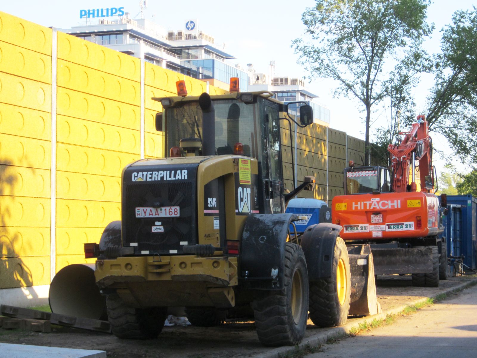 YAA-168, Caterpillar 900 Series 