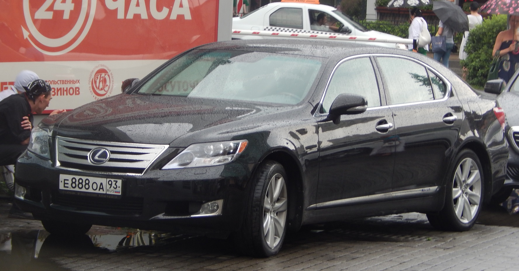 е 888 оа 93, Lexus LS 