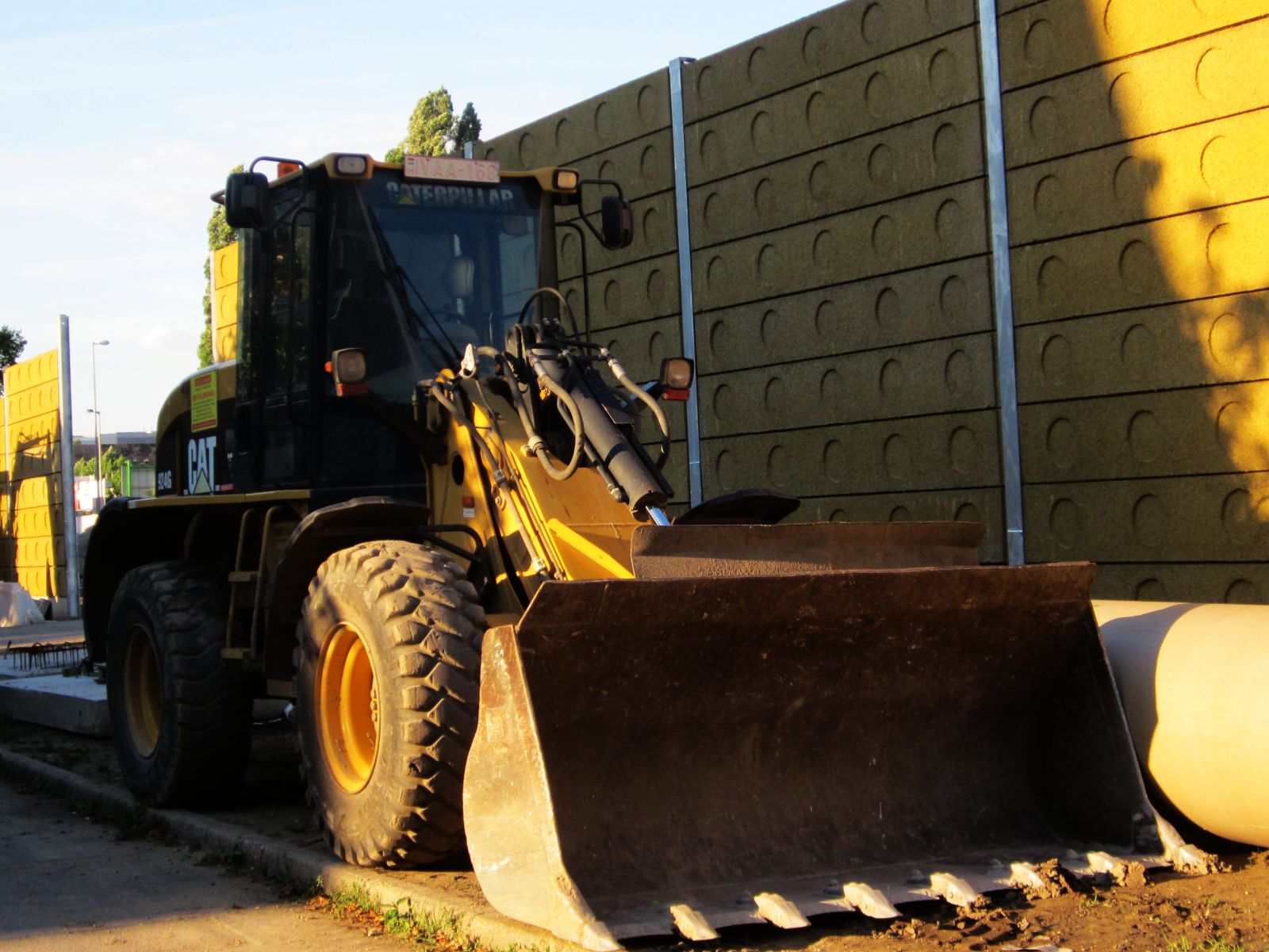 YAA-168, Caterpillar 900 Series 