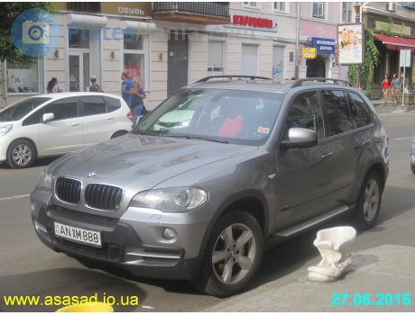 AN XM 888, BMW X5