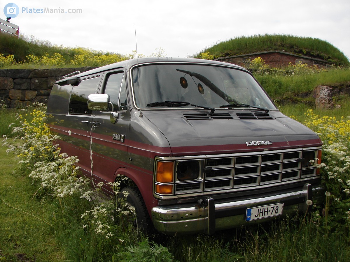 Van номер. Dodge Ram van 1980.