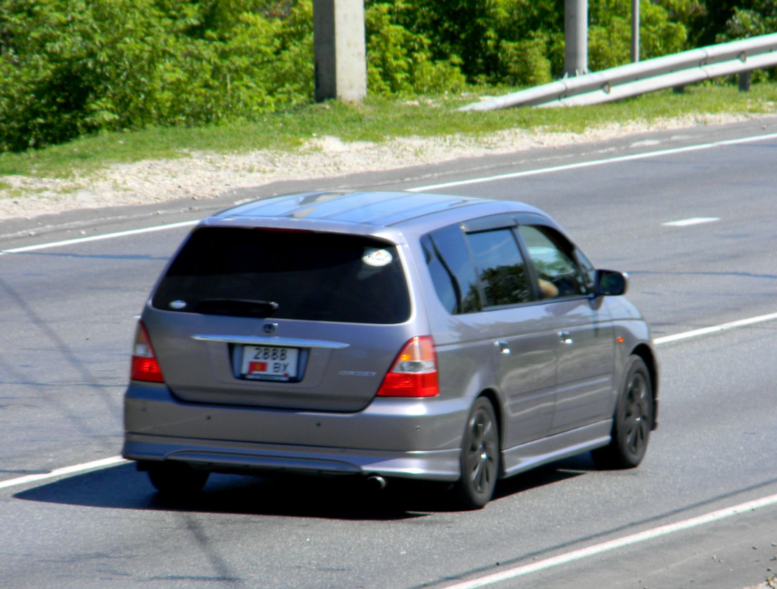 B 2888 X, Honda Odyssey 