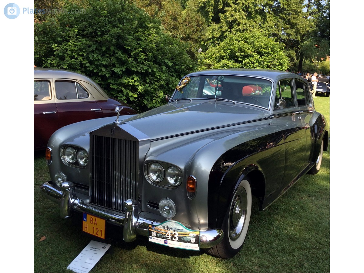 BA H 121, Rolls-Royce Silver Cloud 