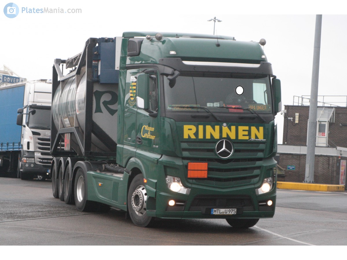 MTL U 975, Mercedes-Benz Actros 